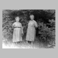 067-1025 Charlotte Schmidt und Marie Lau im Jahre 1960.JPG